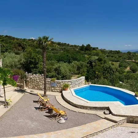 Dom wakacyjny Stone House Angelo - Peace Oasis With Pool *