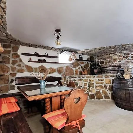 Casa de Férias Stone House Angelo - Peace Oasis With Pool Kaštel Lukšić